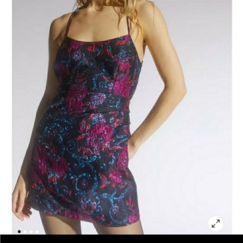 NWT Urban Outfitters floral print strappy open back mini dress gorgeous size XS - Picture 4 of 5